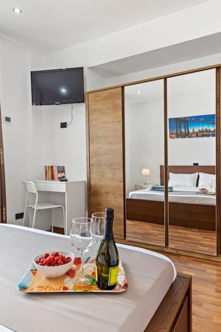 Bamboo Ultra Central Apartment Бухарест Экстерьер фото